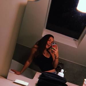 Meet your Posher, Christina